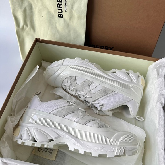 Burberry White Arthur Sneaker - Picture 2 of 7
